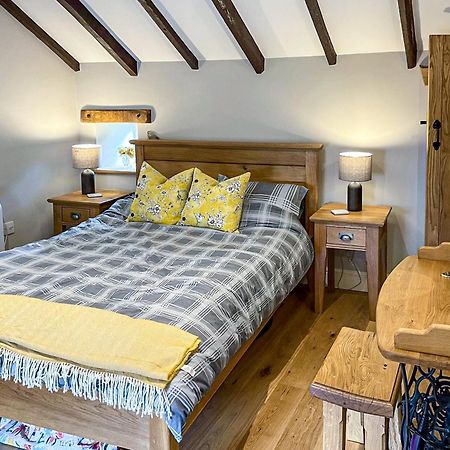 Johnsons Cottage - Uk39727 Taddington Екстериор снимка